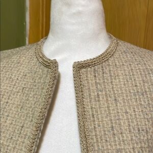 VTG  1960’s Sophisticated Wool  Ivory Tweed Chanel Style Sz 6.  Boardroom Suit.